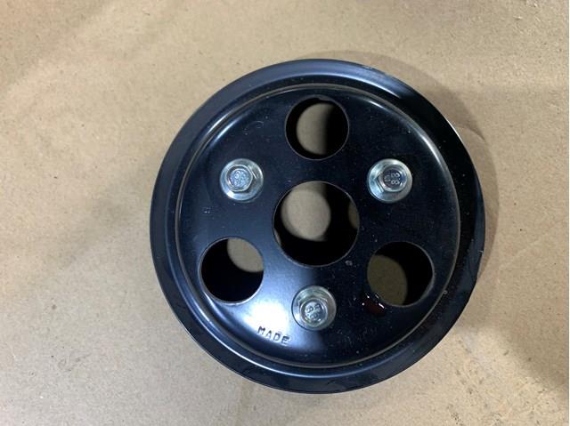 Шкив водяной помпы PE0215131 MAZDA