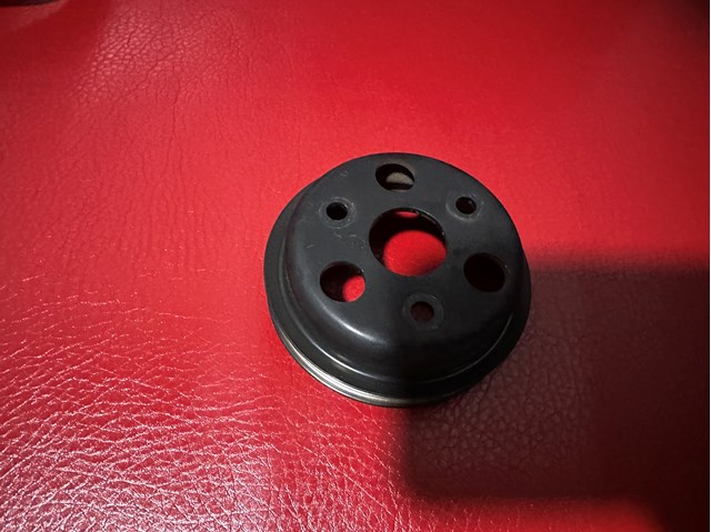 Шкив водяного насоса PY8W15131 MAZDA