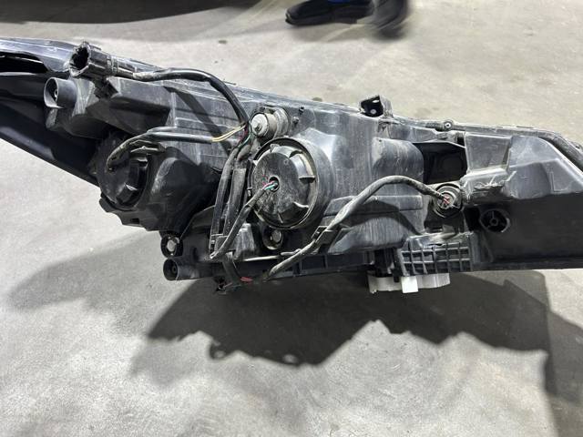 NISSAN 260605SA0A Левая фара в наличии Чернигов