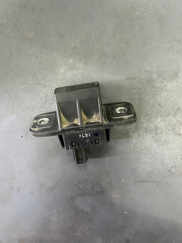 MAZDA KB7W624B0 Кнопка привода замка багажника в наличии Тернополь