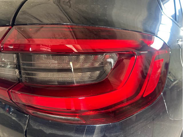 Фара задняя правая внешняя 63215A164B4 BMW
