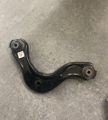 52510TLAA01 Honda рычаг задней подвески верхний левый/правый