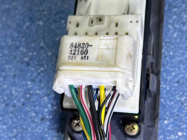 8482042160 TOYOTA Кнопочный блок управления стеклоподъемником центральной консоли купить в Сумы