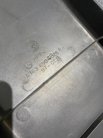 MERCEDES A1636904825 Обшивка стойки кузова внутренняя средняя нижняя правая в наличии Сумы