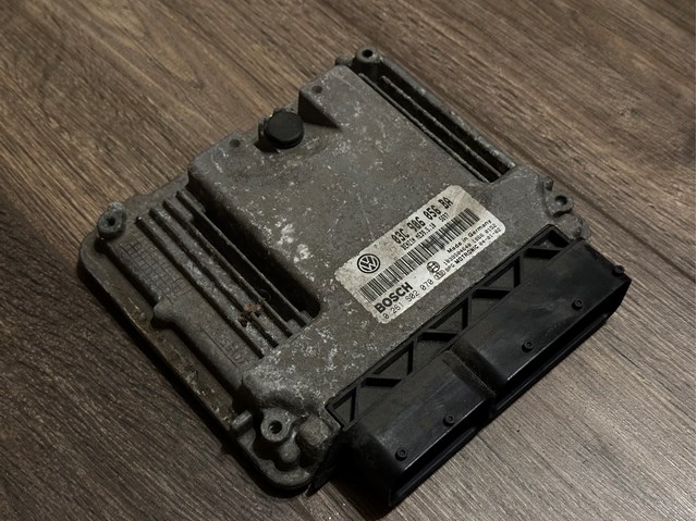 VAG 03C906056BA Блок управления двигателем в наличии Чернигов