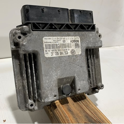 VAG 03G906021JC Блок управления двигателем в наличии Черкассы