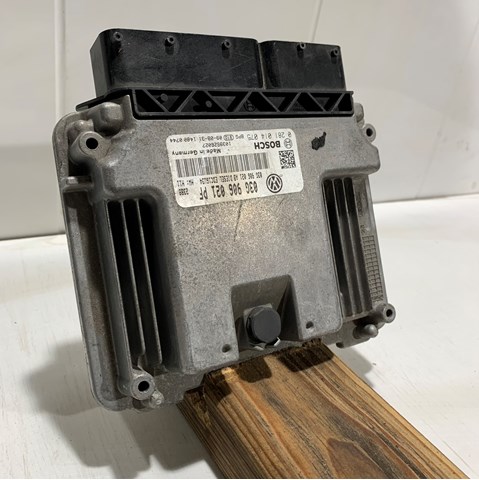 03G906021PF VAG Блок управления двигателем купить в Черкассы