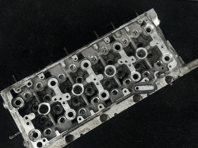 VAG 04L103064C Головка блока цилиндров (ГБЦ) в наличии Сумы