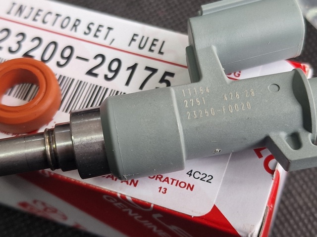 Форсунка дизельная в сборе 23250F0020 TOYOTA