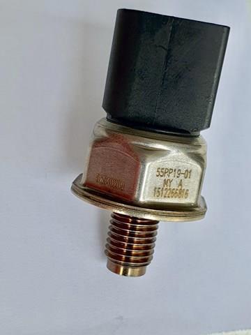 5WS40209 Датчик давления топлива купить Ирпень