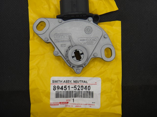 Датчик положения селектора АКПП 8945152040 TOYOTA