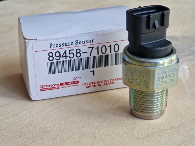 Датчик давления топлива 8945871010 TOYOTA