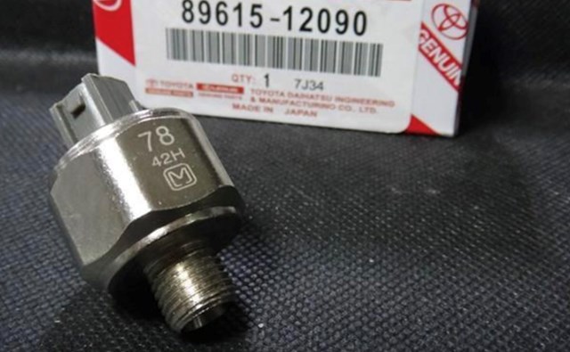 Датчик самовоспламенения Toyota Camry 5