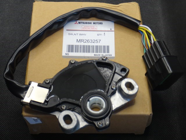 Датчик режимов работы АКПП MR263257 MITSUBISHI