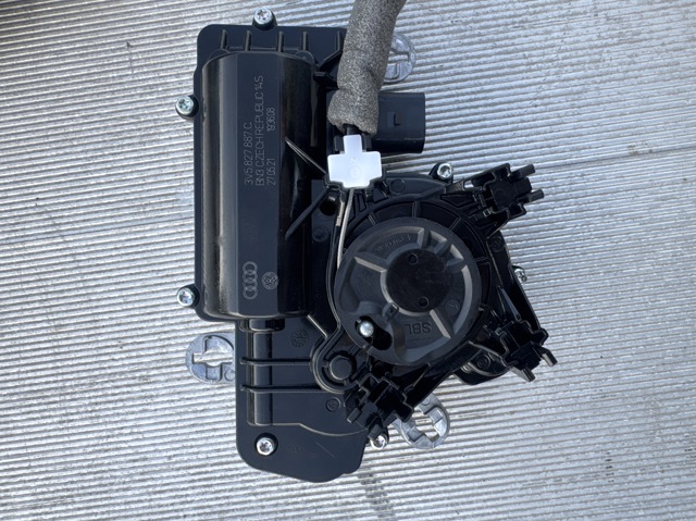 Актуатор замка ляды 3V5827887C VAG