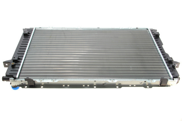 VAN WEZEL 03002084 Радиатор в наличии Ирпень
