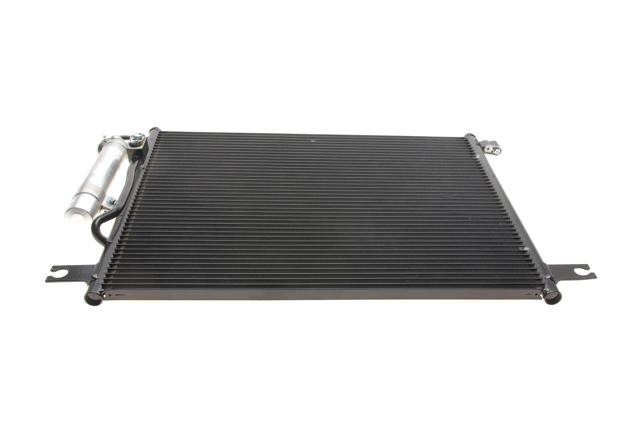 NRF 35766 Радиатор кондиционера в наличии Киев