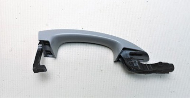 Ручка двери в сборе 7P6837206GGRU VAG