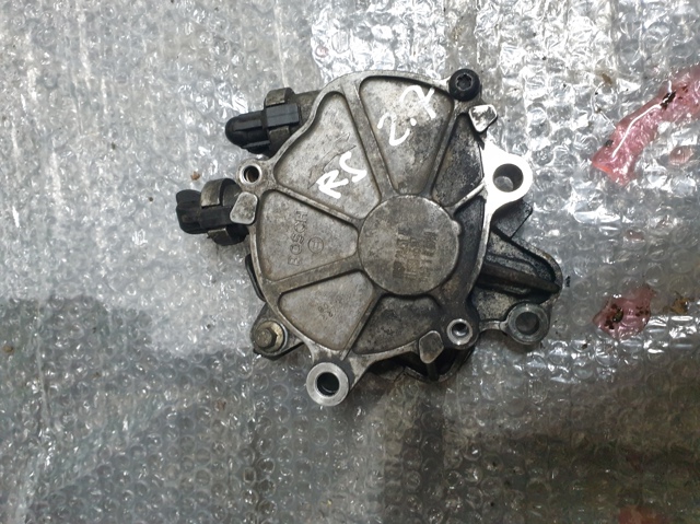 Насос вакуумный 1337470 LAND ROVER