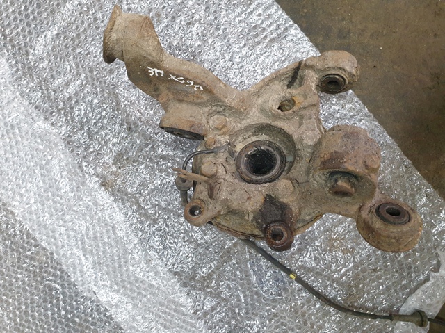 Цапфа поворотная правая 31277992 VOLVO