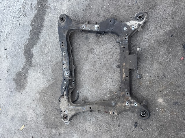 Подрамник передней подвески 31406368 VOLVO