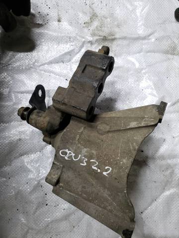 Подушка (опора) двигателя, правая нижняя 50820SWYE01 HONDA