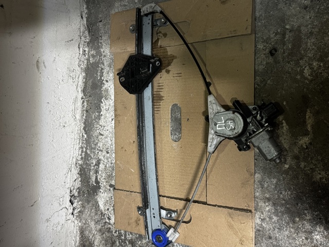 Стеклоподъемник передней двери 61041SC010 SUBARU