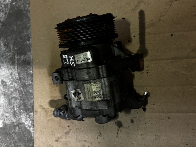 Компрессор кондиционера 73111SC000 SUBARU