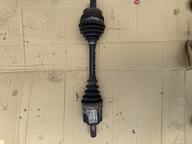 Полуось передняя левая 8601581 VOLVO