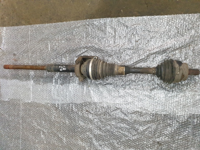 Полуось передняя, правая 8601582 VOLVO