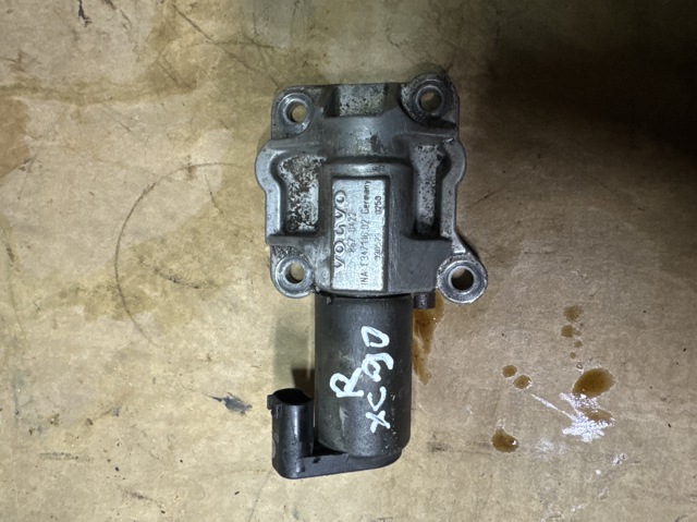  Клапан положения распредвала 8670422 VOLVO