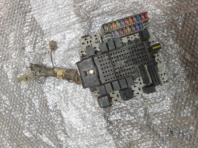 Коробка предохранителей 9162438 VOLVO