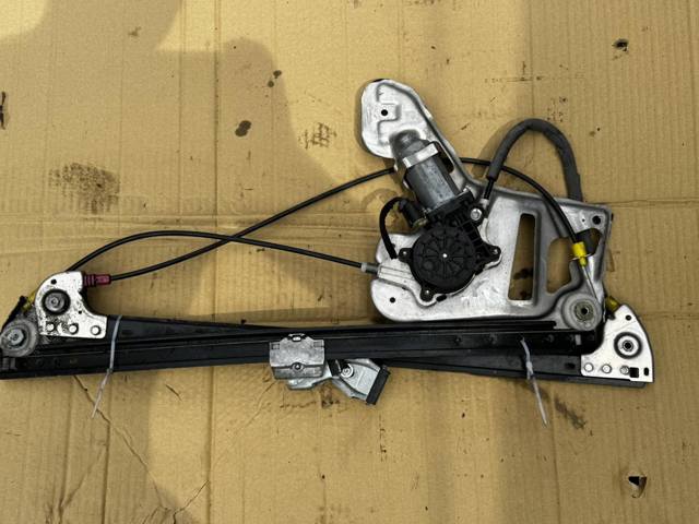 Стеклоподъемник передней правой двери CUH000182 LAND ROVER