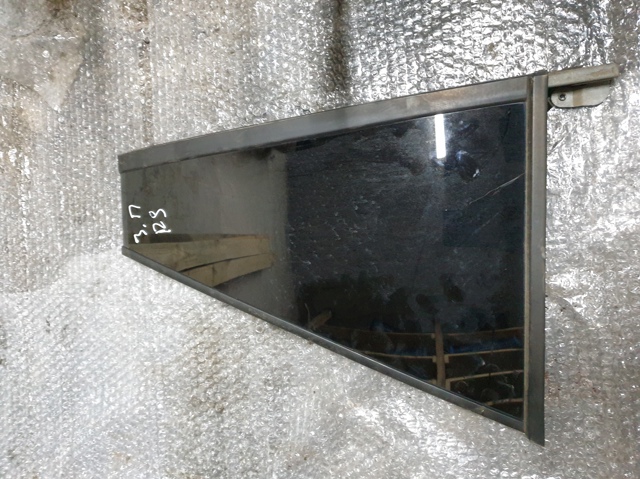Задняя форточка правая CVB500324 LAND ROVER