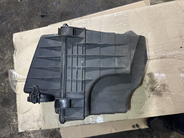 Корпус воздушного фильтра в сборе ESR4102 LAND ROVER