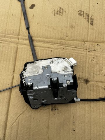 Замок задней двери, левой FQM500110 LAND ROVER