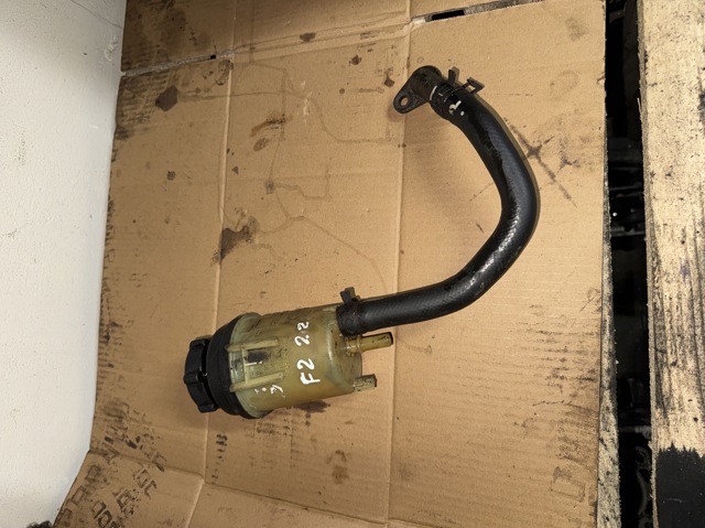 Бачок насоса ГУР LR000578 LAND ROVER