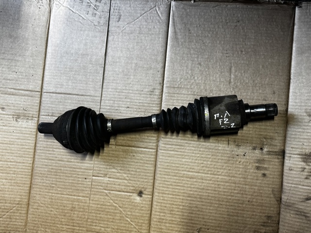 Полуось передняя левая LR005870 LAND ROVER
