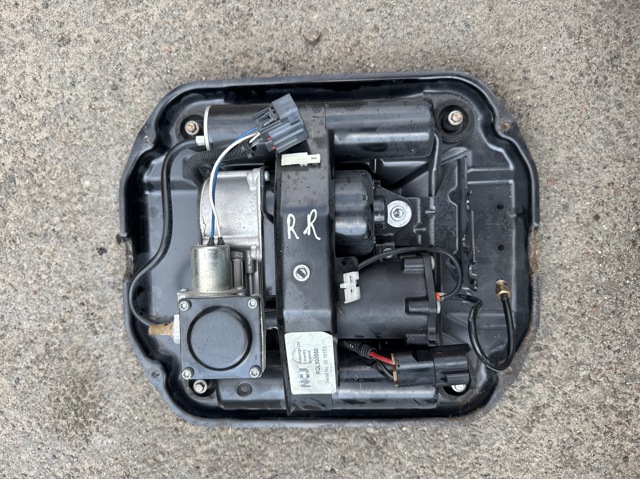 Компрессор подкачки амортизаторов LR015089 LAND ROVER