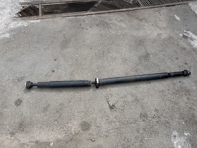 Вал карданный задний в сборе LR021552 LAND ROVER