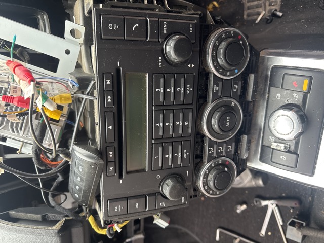 Заводская магнитола LR025566 LAND ROVER