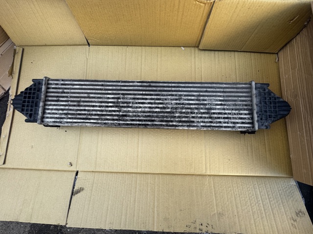 Радиатор интеркуллера LR030762 LAND ROVER
