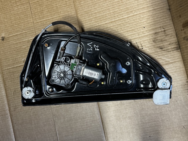 Стеклоподъемник левой задней двери LR032029 LAND ROVER
