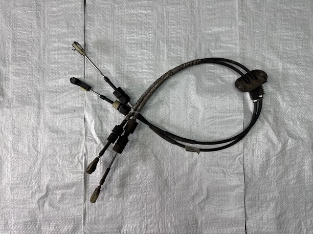 Трос КПП LR032161 LAND ROVER