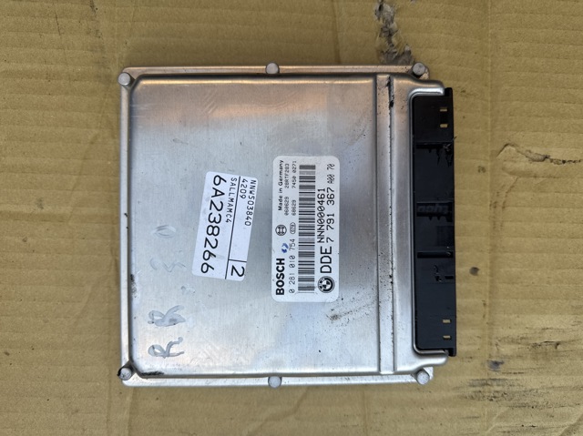 Компьютер двигателя NNN000461 LAND ROVER