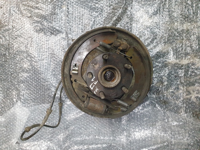 Кулак поворотный правый RLH101321 LAND ROVER
