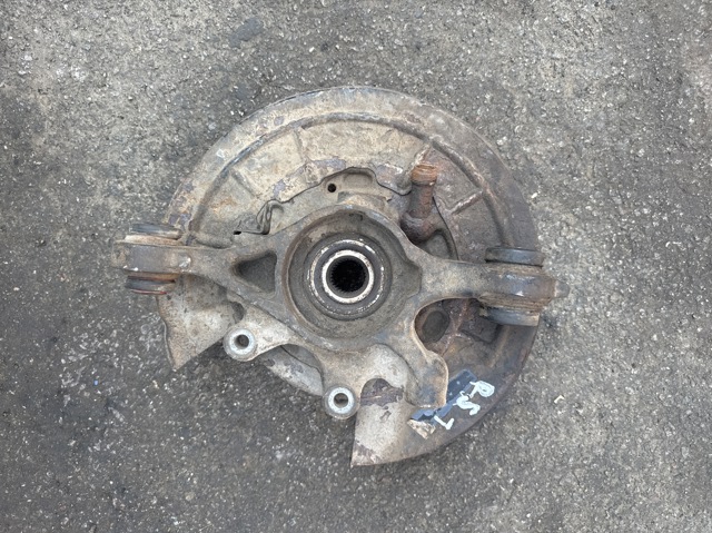 Кулак поворотный левый RLH500030 LAND ROVER