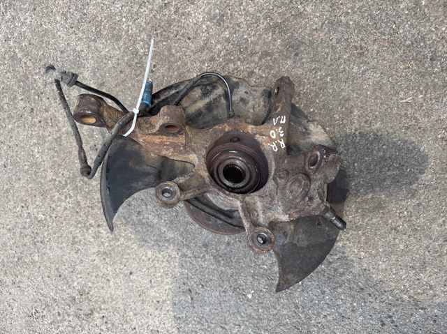 Кулак поворотный передний левый RUB500151 LAND ROVER