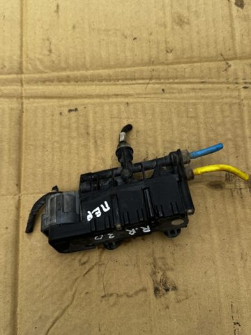 Блок клапанов регулируемой подвески, передний RVH500060 LAND ROVER