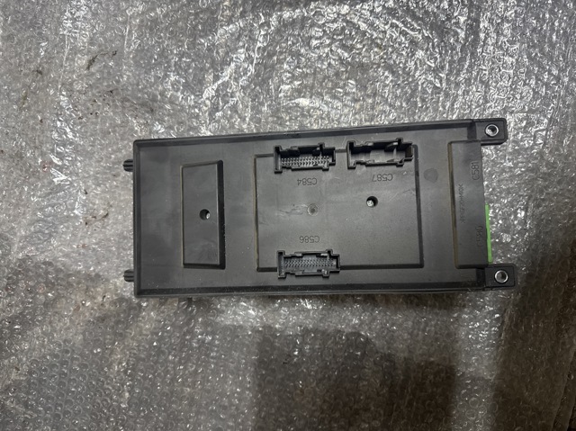 Монтажный блок YQE500420SW LAND ROVER